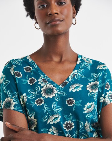 Green Printed V Neck T-Shirt