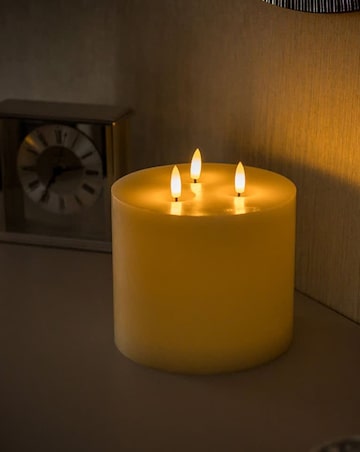 ValueLights Pack of 2 LED 3 Wick Flickering Candle with Remote Control