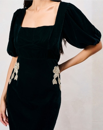 Hope & Ivy The Emberlyn Velvet Bow Dress