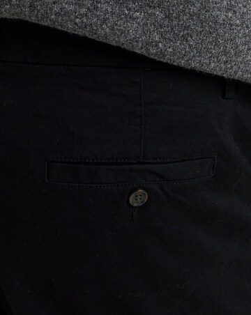 Straight Fit Chino