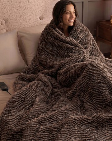 Silentnight Prestige Faux Fur Heated XL Throw