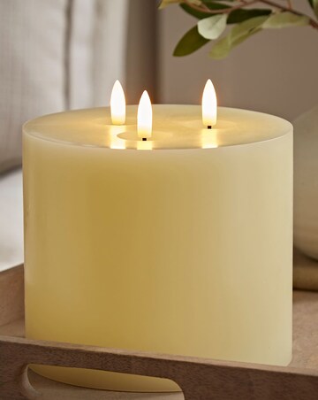 ValueLights LED 3 Wick Flickering Candle with Remote Control
