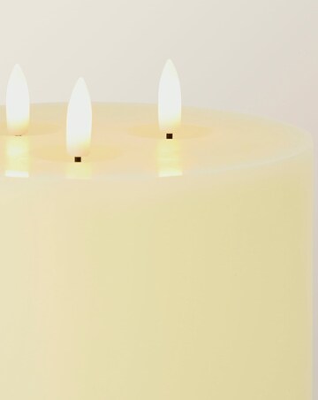 ValueLights LED 3 Wick Flickering Candle with Remote Control