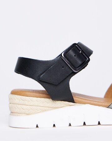 Sinead Leather Crossover Sandal Wide E Fit