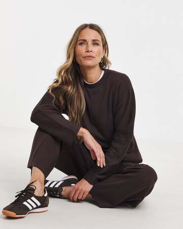 Chocolate Cosy Barrel Leg Jogger