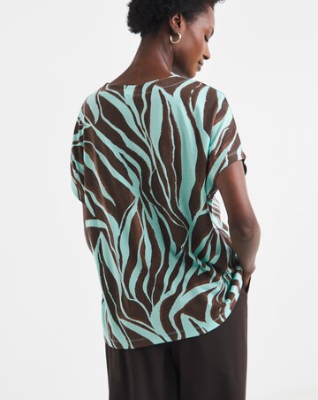Printed Pleated V Neck Grown on Sleeve Top