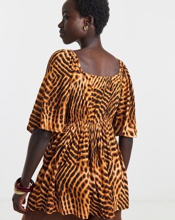 Crinkle Short Sleeve Tie Front Top
