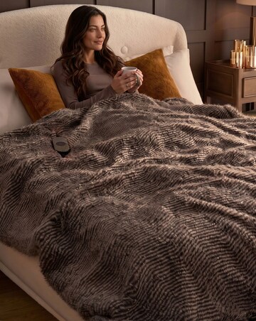 Silentnight Prestige Faux Fur Heated XL Throw