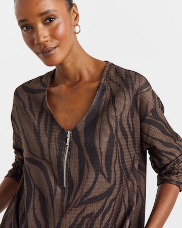 Mocha Printed Zip Front 3/4 Sleeve Hanky Hem Longline Top