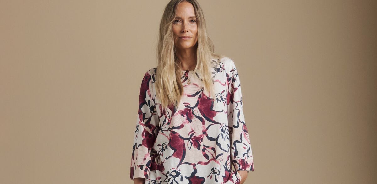Model is wearing a multicoloured Julipa Printed Boxy T-Shirt.