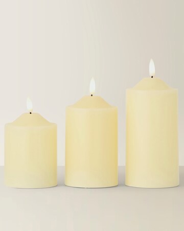 ValueLights Set of 3 LED Flickering Candles with Remote Control