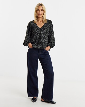 Green Leopard Long Sleeve Textured Bubble Hem V-Neck Top
