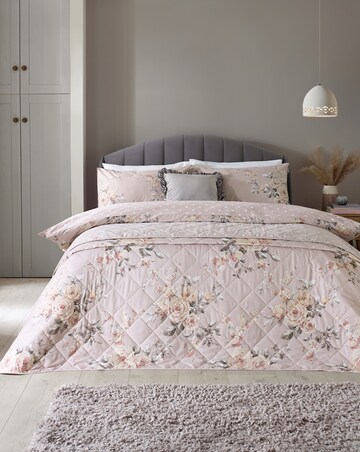 Catherine Lansfield Canterbury Bedspread