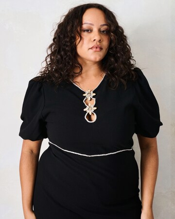 Hope & Ivy The Sutton Embellished Dress