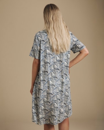 Julipa Printed Textured Crinkle Shift Dress