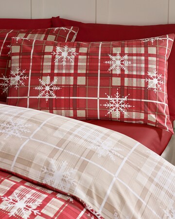 Catherine Lansfield Christmas Scandi Check Duvet Cover Set