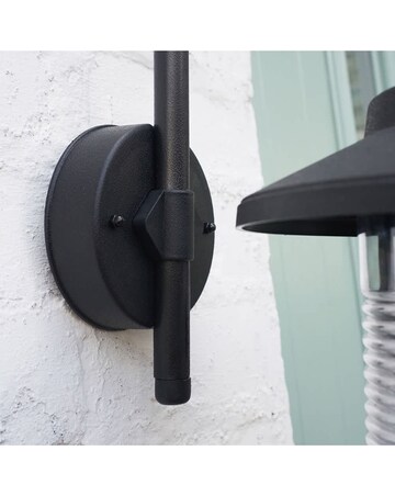 ValueLights Mayfair Outdoor Security PIR Motion Sensor Light - Bulb Included