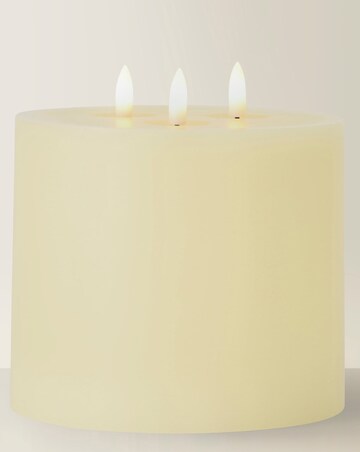 ValueLights LED 3 Wick Flickering Candle with Remote Control