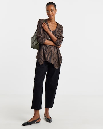 Mocha Printed Zip Front 3/4 Sleeve Hanky Hem Longline Top