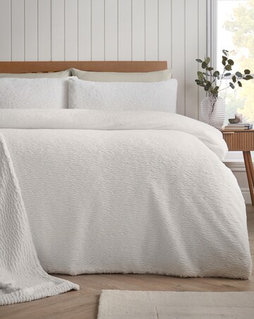 Catherine Lansfield Textured Wave Fur Duvet Cover Set