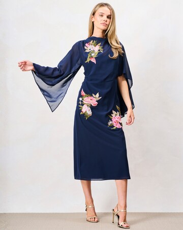 Hope & Ivy The Ludamilla Embroidered Cape Dress