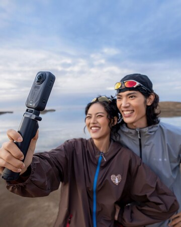 Insta360 X6 Action Camera - Essentials Bundle