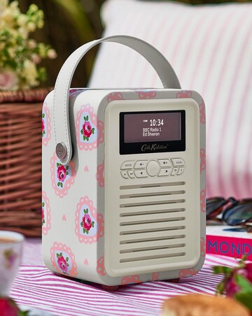 VQ Cath Kidston Lace Hearts Retro Mini DAB Radio