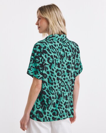 Green Animal Print Collar Detail Short Sleeve Popover Blouse