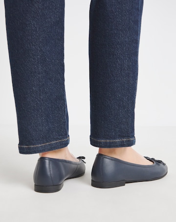 Vine Classic Toe Cap Leather Ballerina Shoes - Extra Wide Fit (EEE)