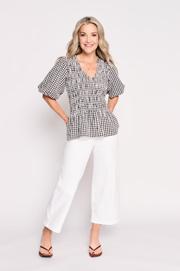 24/7 White Wide Crop Jeans
