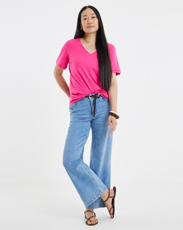 Magenta Scallop V-Neck T-Shirt
