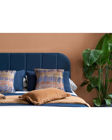 Rowan Curved Bed