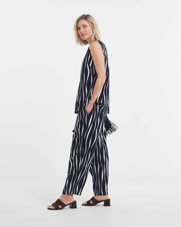 Linen Mix Barrel Trousers