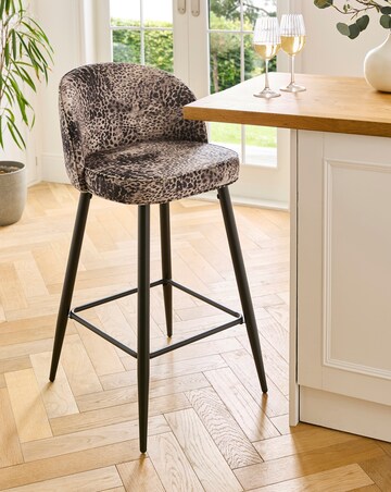 Savannah Barstool