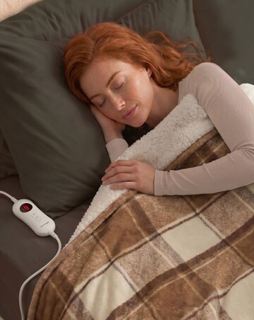 Silentnight Luxury Check Fleece Heated Throw