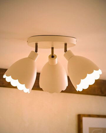 ValueLights Millie Scallop 3 Way Spotlight