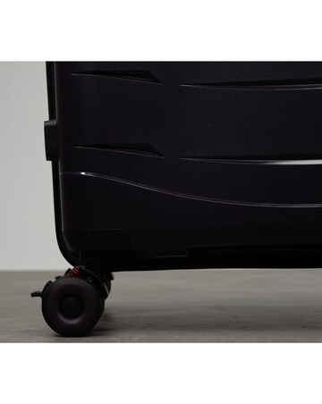 Rock Resilient Medium Suitcase