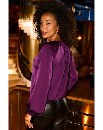Sosandar Trim Detail Blouson Sleeve Top