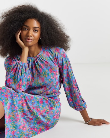 Floral Print Cut Out Back Plisse Midi Dress