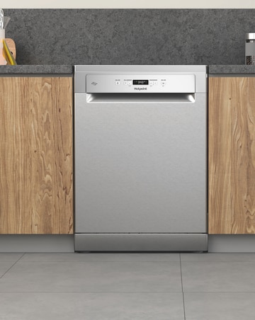 Hotpoint HP2FFC14BN6XUK Freestanding Full Size Dishwasher with ActiveDry
