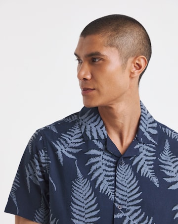 Leaf Print Short Sleeve Shirt