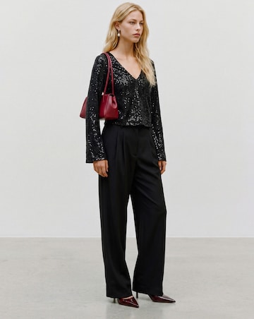 Vero Moda Clarisa V-Neck 2-Way Sequin Top
