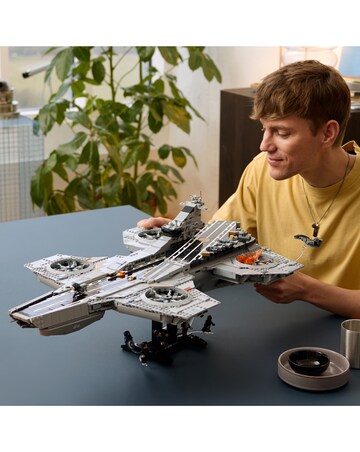 LEGO Marvel S.H.I.E.L.D. Helicarrier 76354