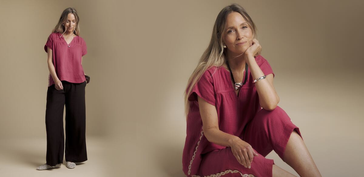 Woman wearing pink Julipa top