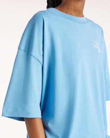 New Balance Oversized Graphic T-Shirt
