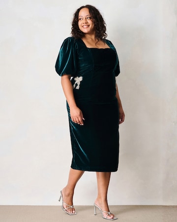 Hope & Ivy The Emberlyn Velvet Bow Dress