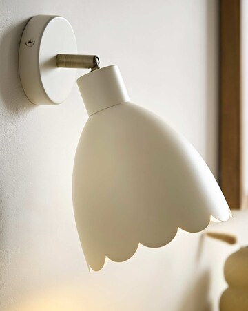 ValueLights Millie Scallop Spotlight