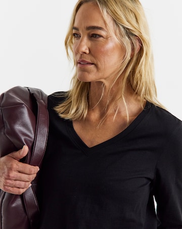 Black V-Neck Long Sleeve T-Shirt