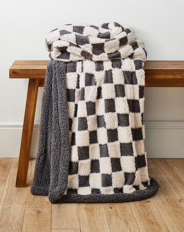 Chequerboard Sherpa Fleece Throw