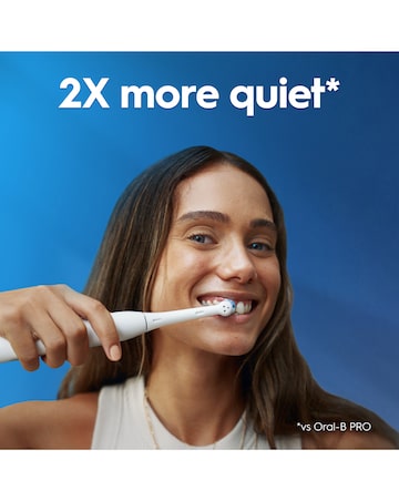 Oral-B iO2 Series Simple White + Travel Case